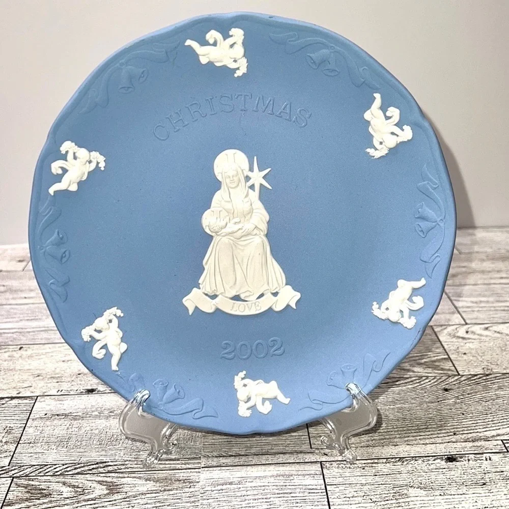 Wedgwood 2002 Japsperware Christmas Plate Love